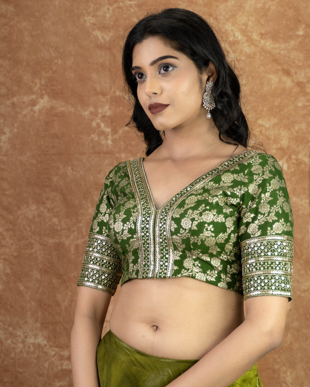 GREEN